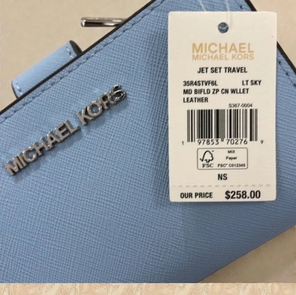 MICHAEL KORS JET SET TRAVEL MEDIUM BIFOLD COIN ZIPPER WALLET LIGHT SKY (NWT)